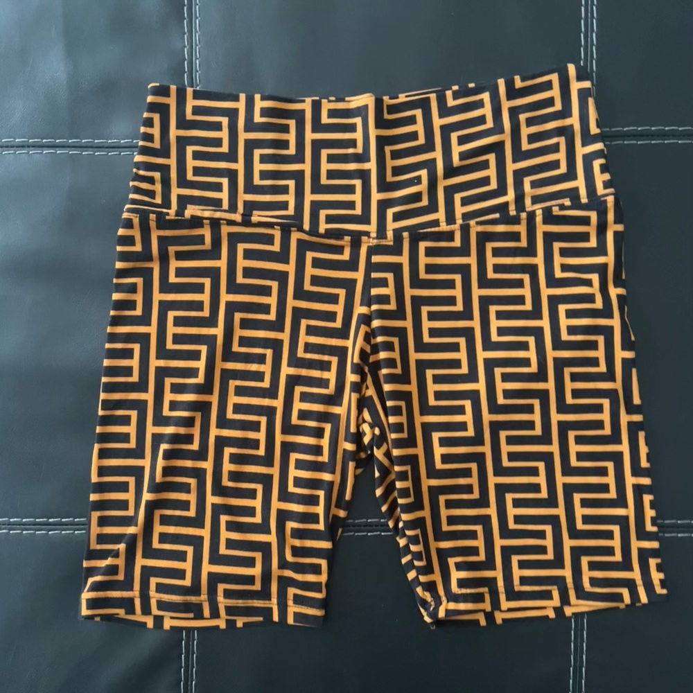 NWOT Greek Key, Link Design Soft Bike Shorts